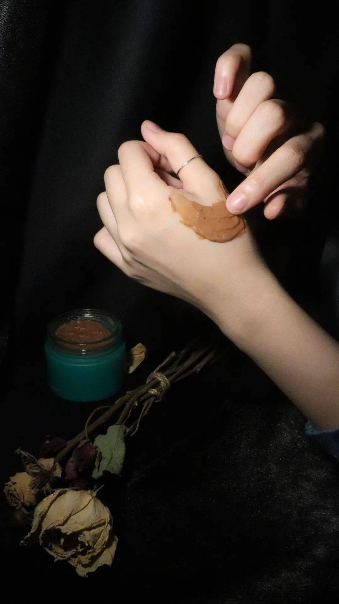 爱用|我的化妆台C位 | 国货之光!美容编辑的C位爱用正式成团出道!