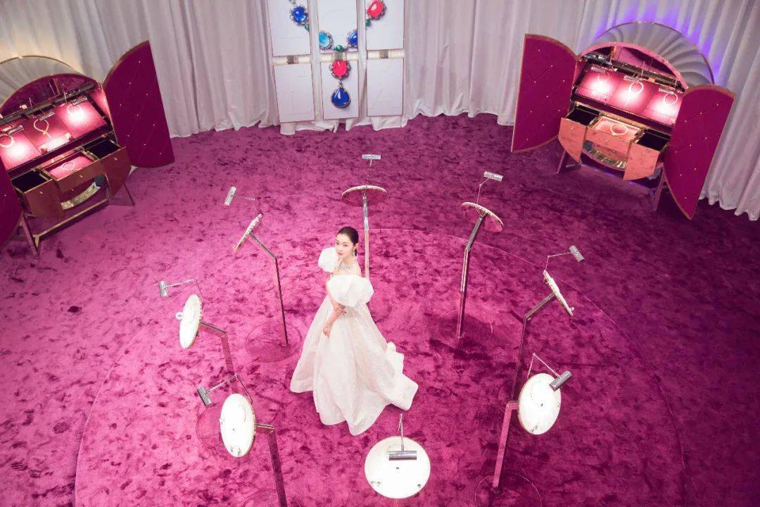 宝格丽|气哭了 | 钟楚曦戴14克拉宝格丽项链，却被上海名媛无情压制