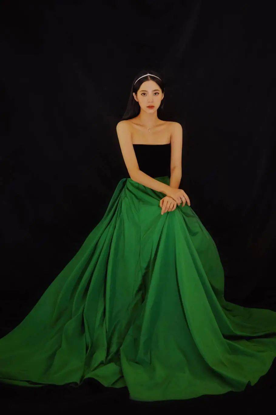 娜娜|少女美成了画中人？想给欧阳娜娜的造型师多加两个鸡腿！