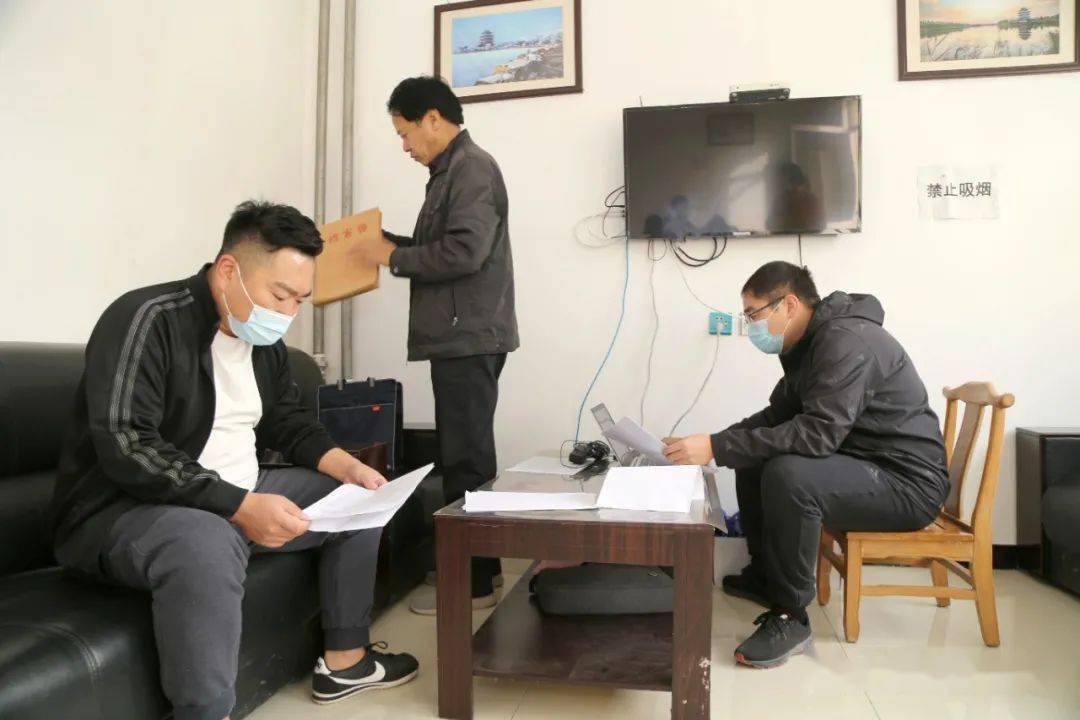 社区普查员人口普查_人口普查普查员证