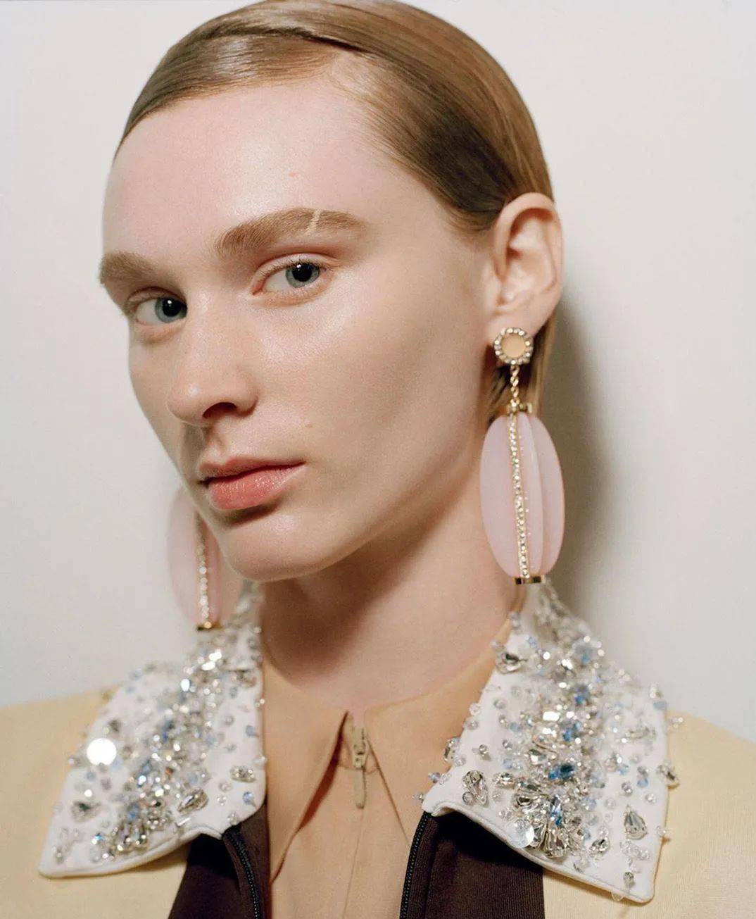 宝藏|想和虞书欣一样做个宝藏女孩，首先得有一件同款宝石衣啊！