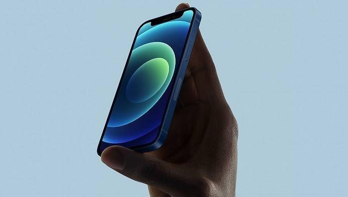 iPhone 12开售排队，现场黄牛： iPhone 12 Pro大容量加价一千