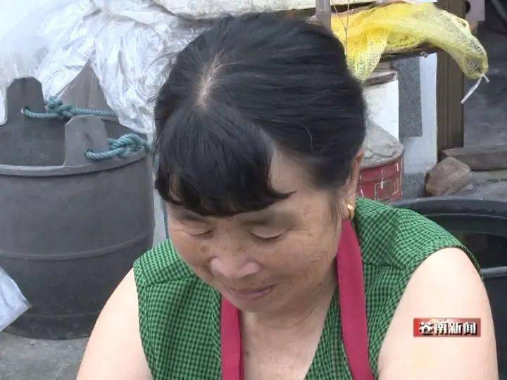 苍南李桂兰义务照顾孤寡老人,30年无怨无悔!