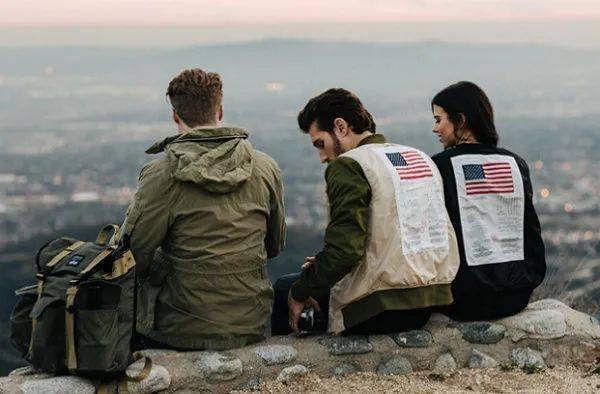 墨镜|为什么时尚绕不开飞行员？