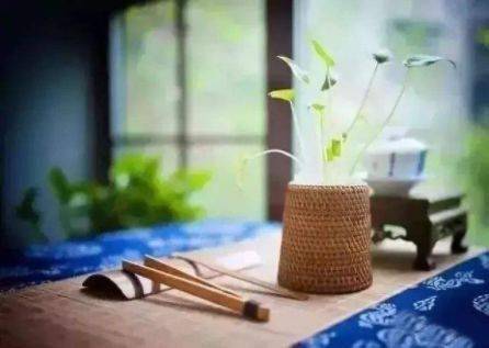 读书喝茶,只闻花香,不谈喜悲