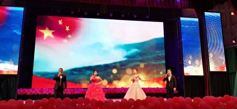 家长|越来越多家长想退群？这学校的家长唱了一台戏