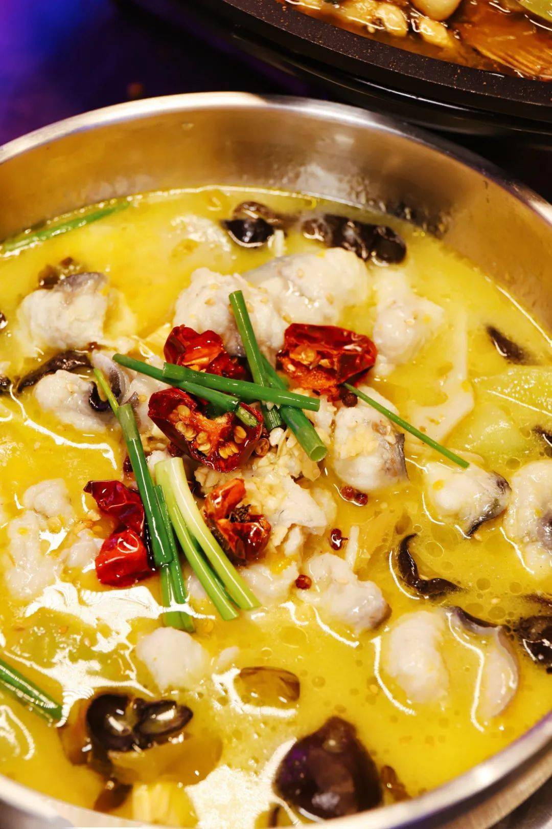 鲳鱼|还一堆人叫好！福州这个老板“逼良为鲳”