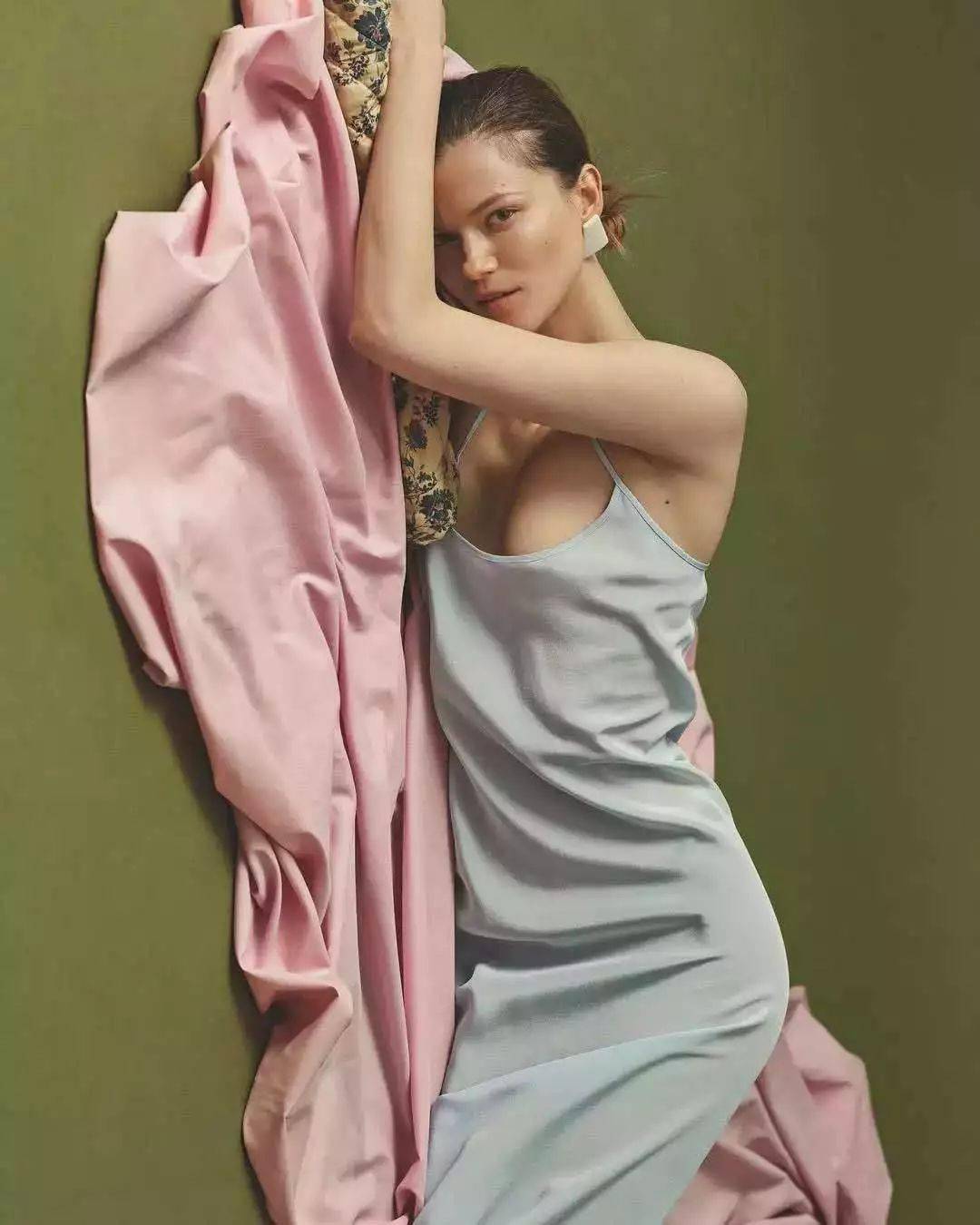 丝绸|见过世面的女人，在穿衣上都有这些特点