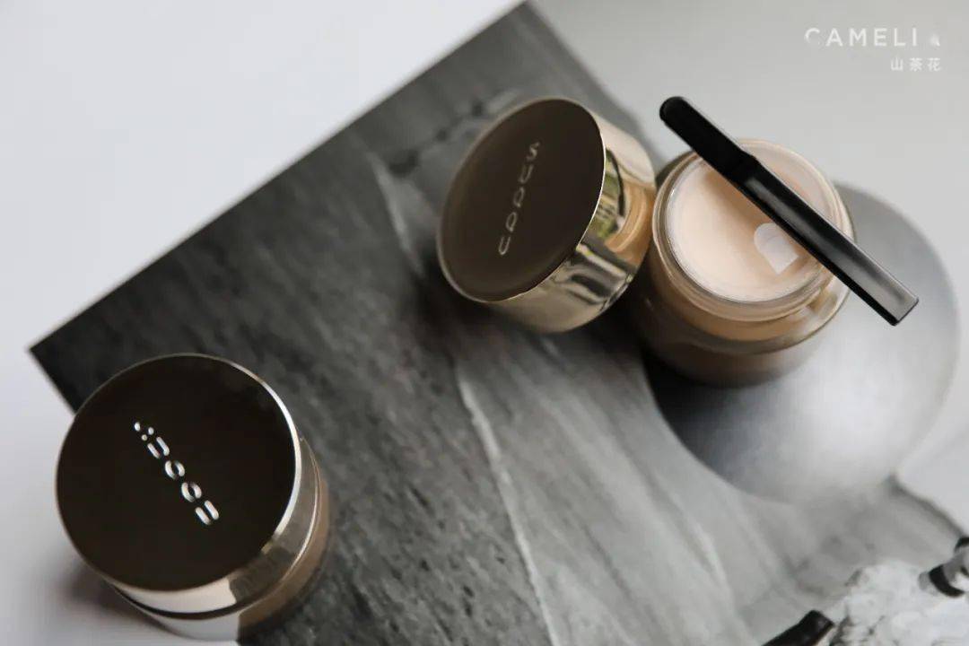 肌肤|值得买｜用这瓶贵妇级养肤粉霜 打造细腻丝滑奶油肌