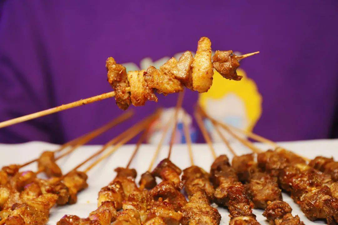 鲳鱼|还一堆人叫好！福州这个老板“逼良为鲳”