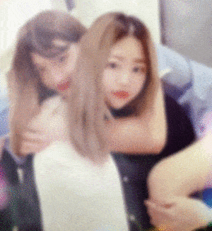 们在虐腹推胸的同时也别忘了强化肩部训练▼下面我们就跟着健身网红