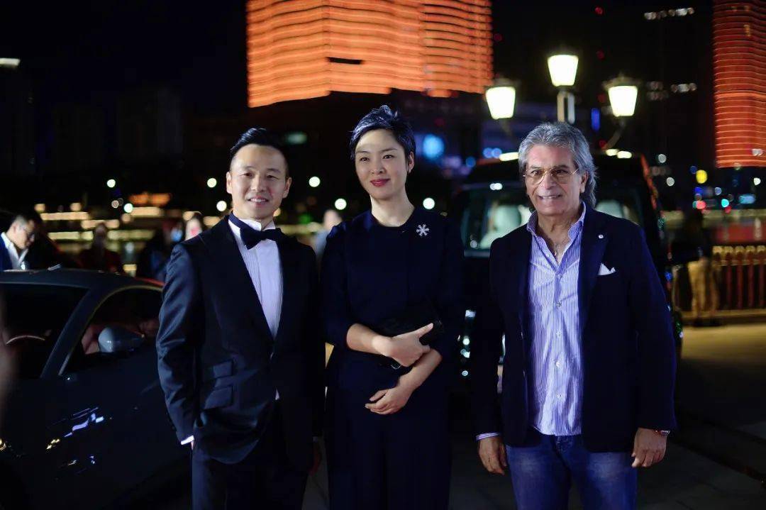 外滩|三江前浪推后浪！时尚浪潮在1844年开埠的老外滩，蜿蜒流转…