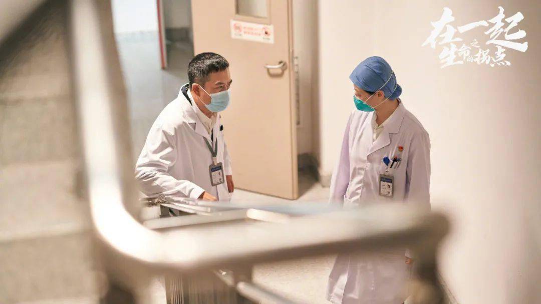 赵今麦|“国民闺女”赵今麦太会搞头发了!麦穗卷+胎毛刘海美丽翻倍!