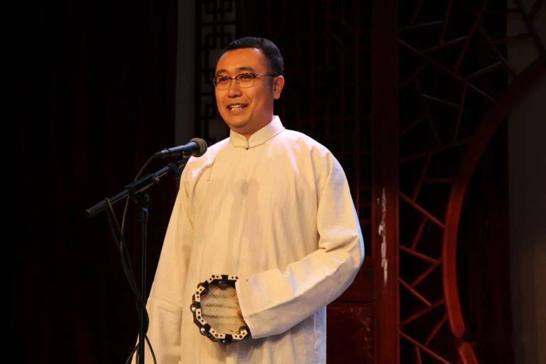 许克八角鼓岔曲《怕的是梧桐叶降》赏析