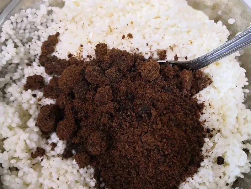 食用|粘糯好吃!红糖糯米饭:甜甜蜜蜜