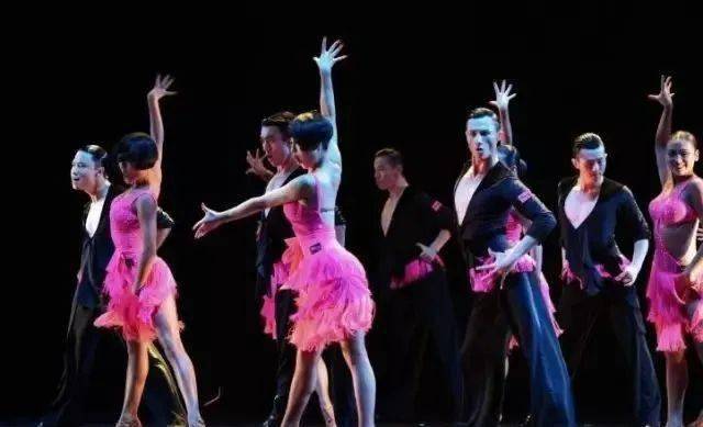 什么叫做爱情舞蹈 5b06be6385074287bbe732a2e2060d04.jpeg