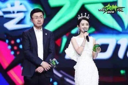 哇哦！网友发现了“金鹰女神”们背后的“奶娘