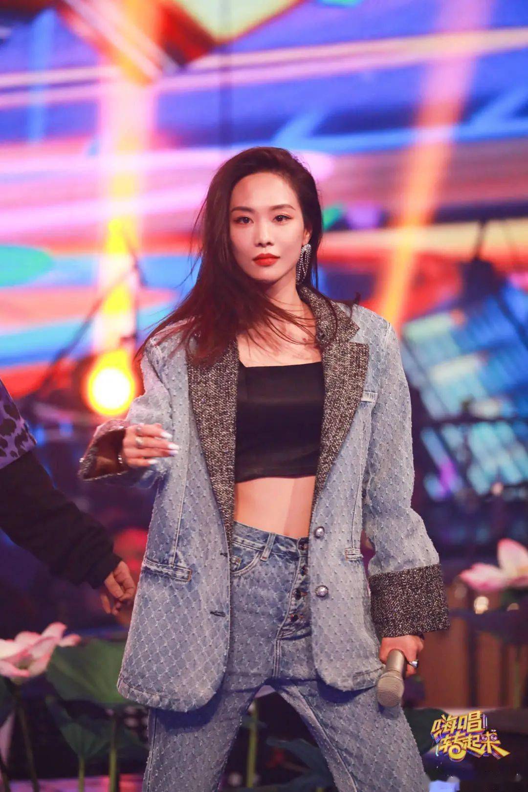 头皮|她一甩头发，我的心跳就跟着漏了一拍！