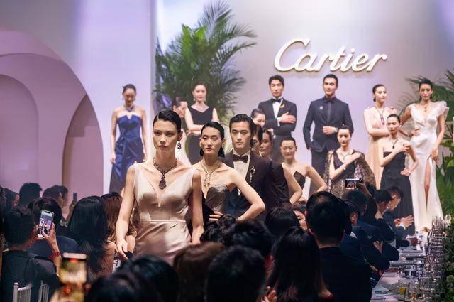 风格|特别策划 | 自然奇境风格闪耀 卡地亚全新「SUR」NATUREL高级珠宝展晚宴