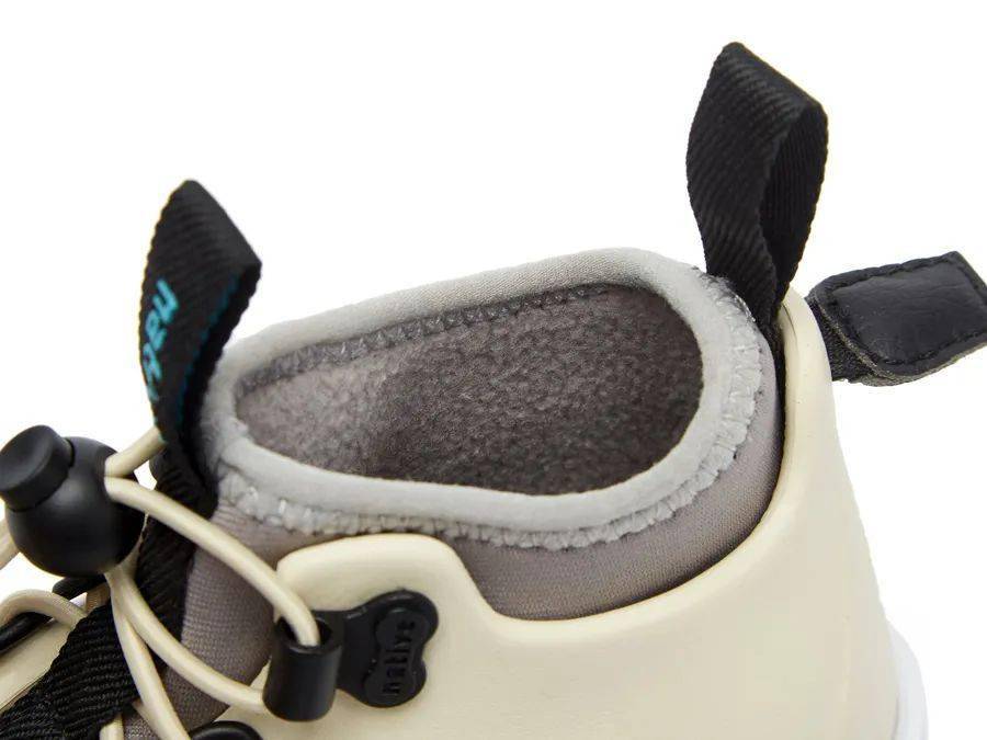 鞋子|好物推荐 | 来自加拿大的马丁靴，轻便保暖，不怕水，大人小孩一起穿！