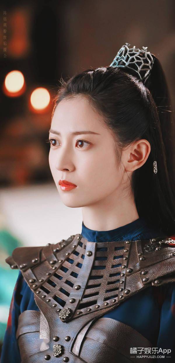 小鞠|她的化妆师该下岗了吧...