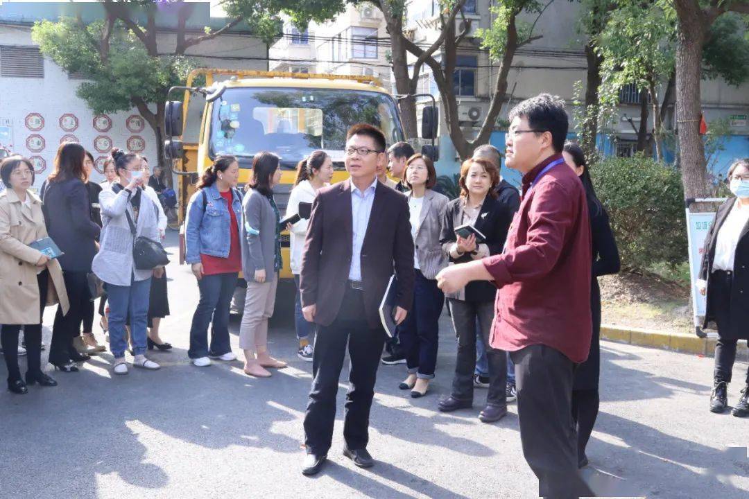 10月23日下午,三林镇党委书记蔡忠民, 党委副书记谈黎明,副镇长朱婧
