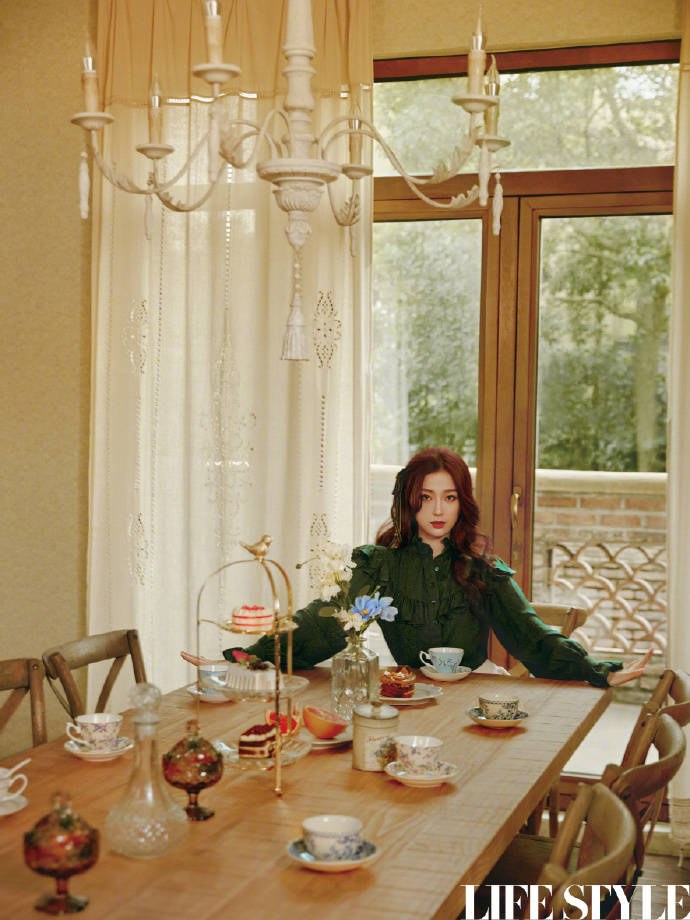 时光|明媚的秋日午后时光下 可爱少女虞书欣