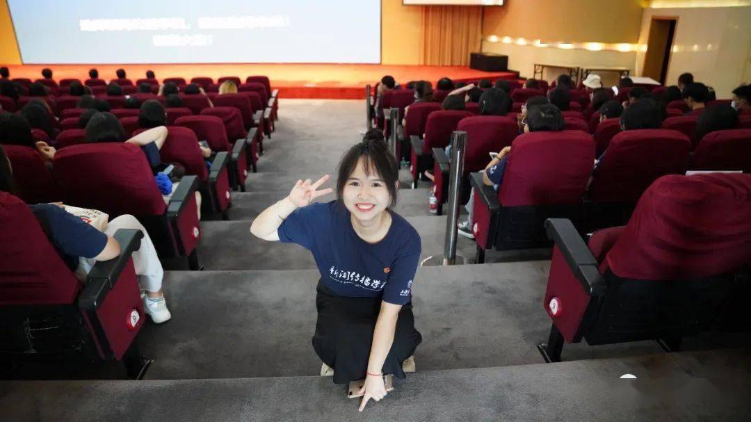 在未来的半个多月里,李沛锦将全程服务于进博会新闻中心及翻译中心的