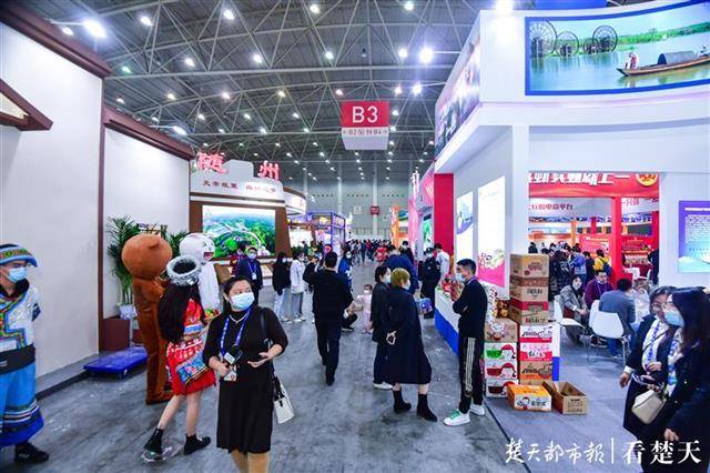 武汉|众多无人智能“尖板眼”亮相武汉电博会