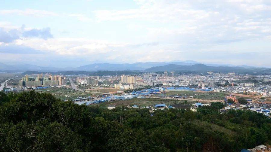 西双版纳2020年GDP_2000年的西双版纳图片(2)