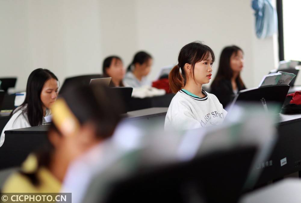 玉林|广西玉林：“拼姑娘”求学记