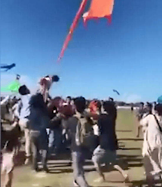 家长|两个3岁女孩同时登上了热搜,一个让人痛心,一个太揪心,家长们长点心吧!