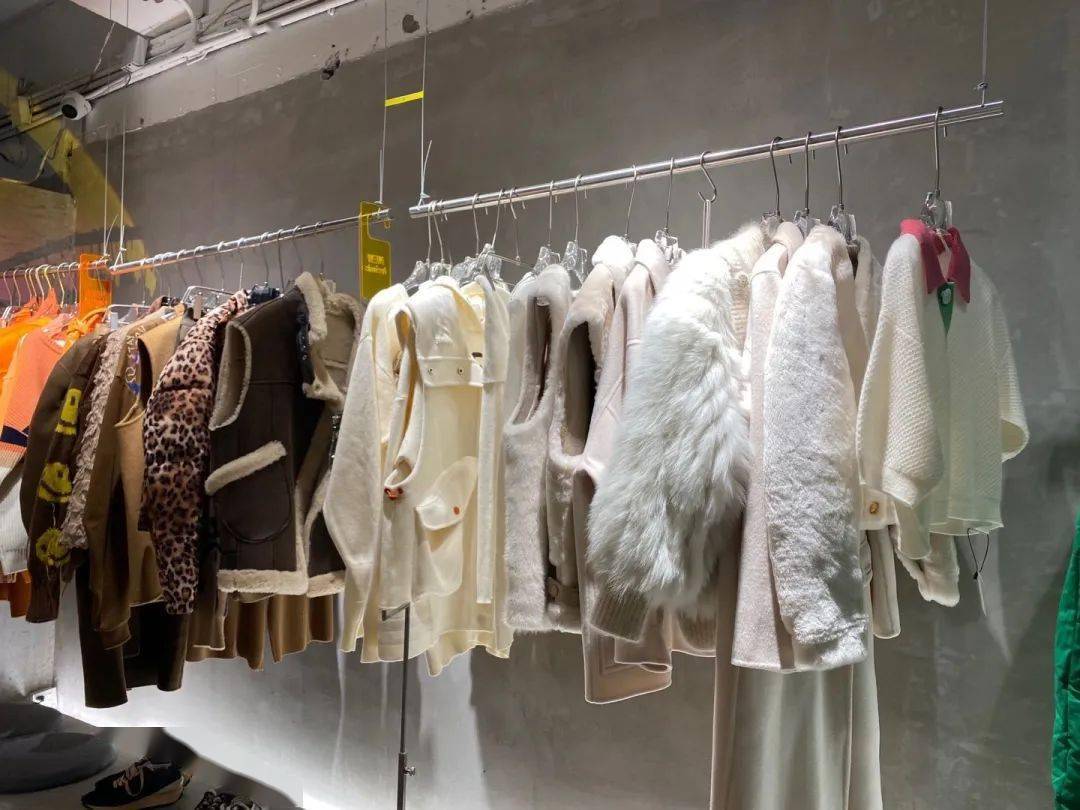 李佳琦|解锁一周年大礼包,比李佳琦直播间更省钱!!!奢侈品居然只要3位数,开心晕了!