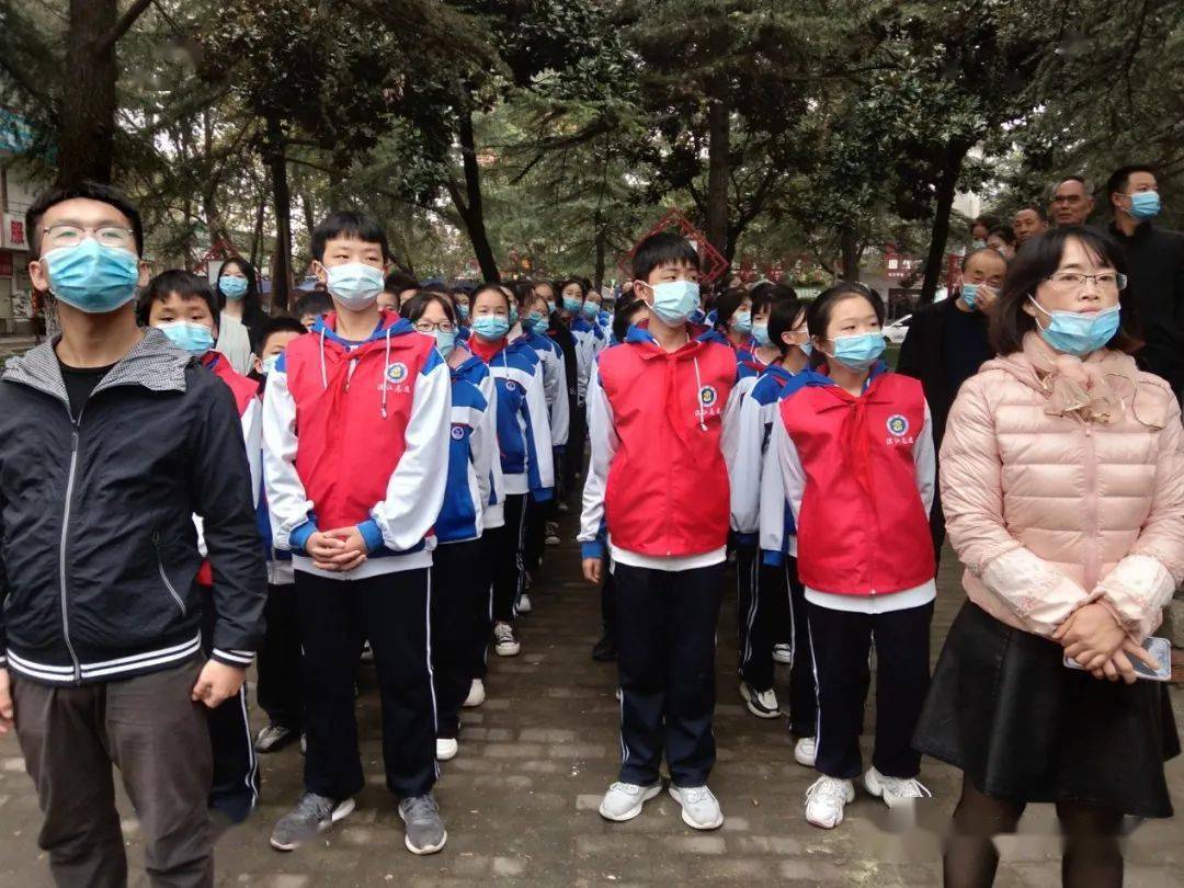 【滨江校区动态】汉滨初中滨江校区开展"行走·欣赏岭
