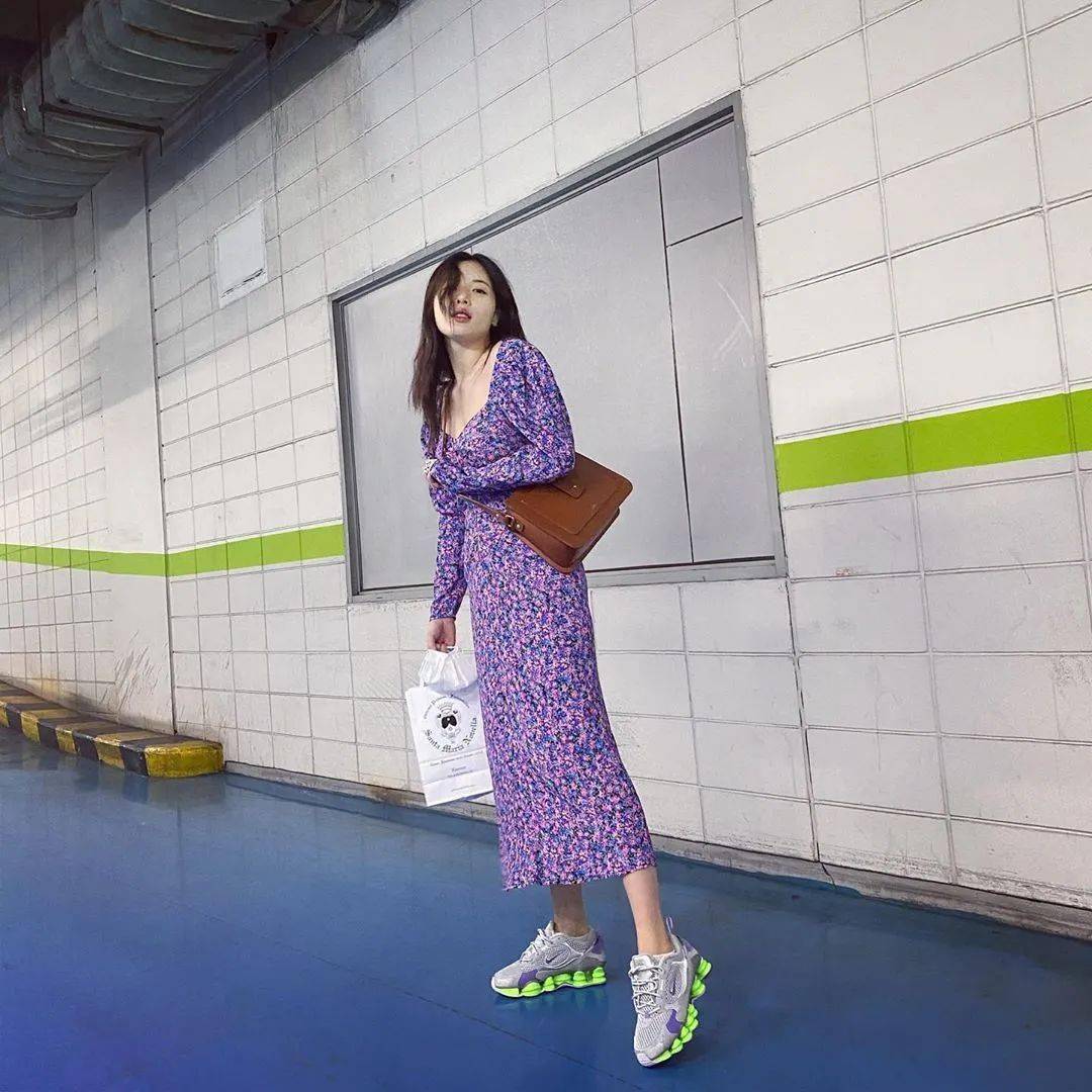 余热|入秋，针织衫不薄不厚，刚好可以平衡的余热。