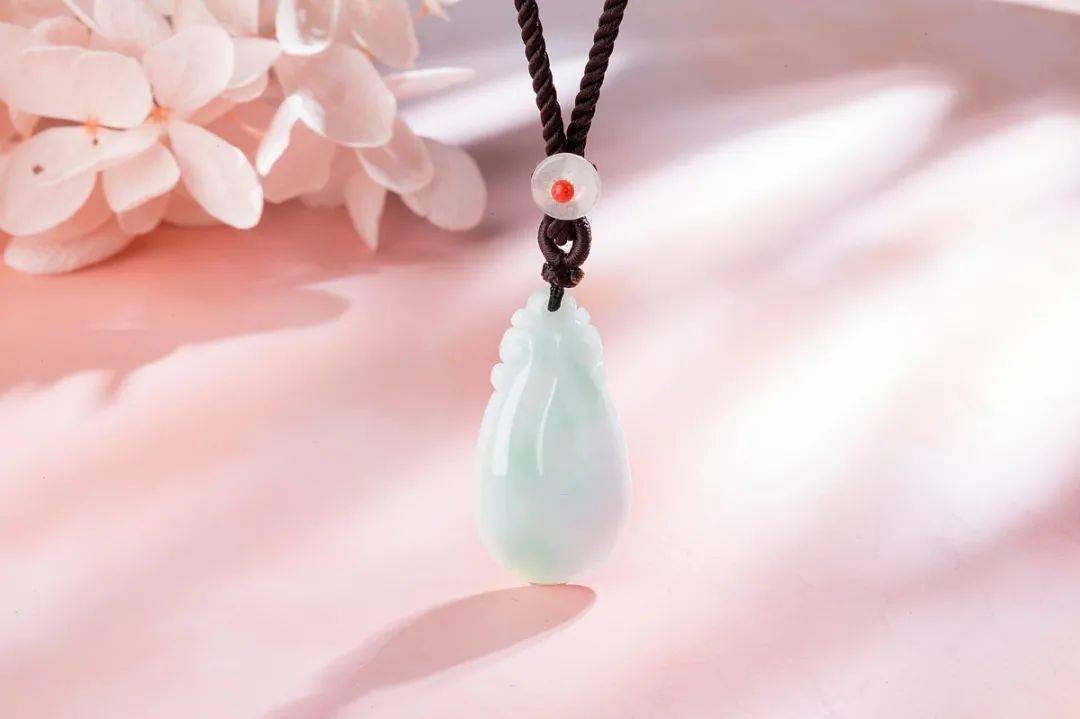 翡翠|秋冬戴这些才能时髦又高级，精致女人的首选！仅需百元，还不快抢!