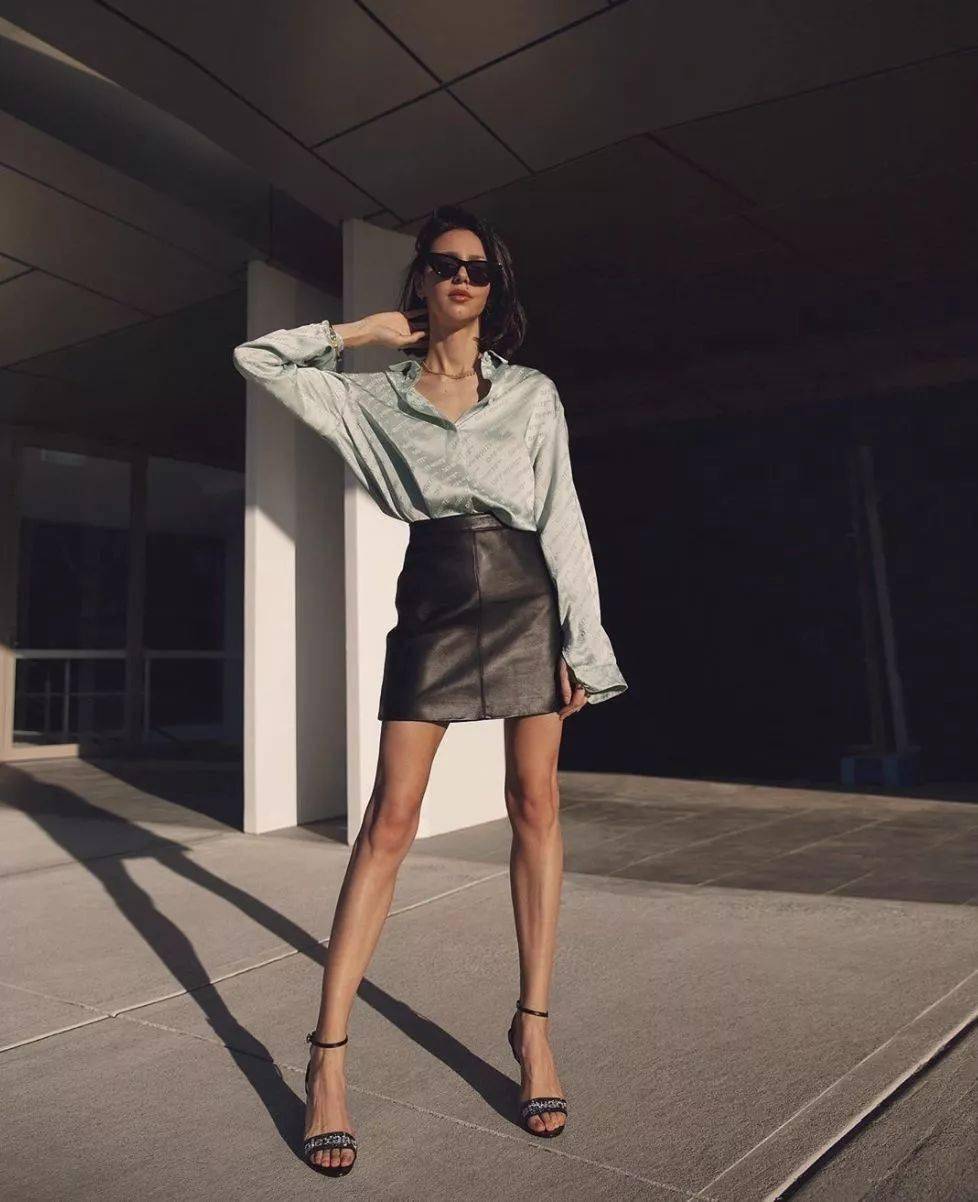 余热|入秋，针织衫不薄不厚，刚好可以平衡的余热。