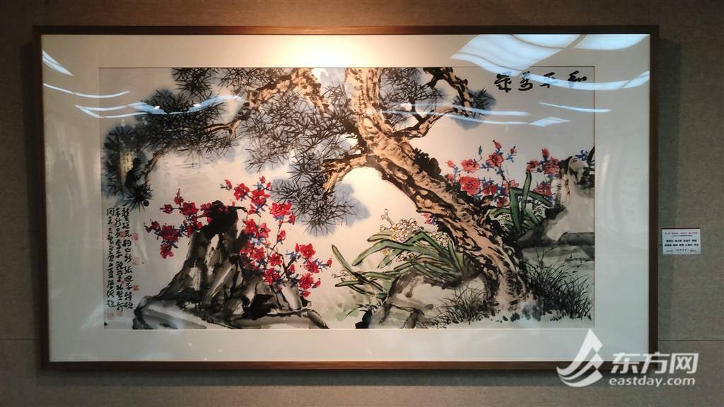 中找出上世纪60年代从荣宝斋买来的花青膏,用上乘颜料保证该画作质量
