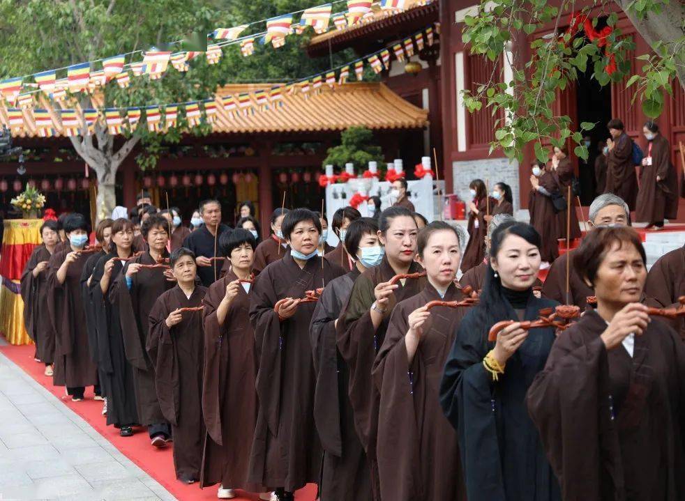 广东罗浮山延祥古寺举办了 微信公众平台佛教界最隆重的 微信公众