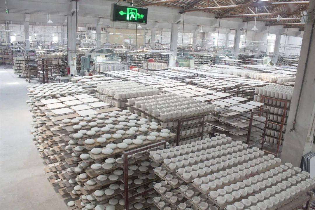 一款单品,半年接单超百万!95后"创二代"让中国陶瓷卖爆全球