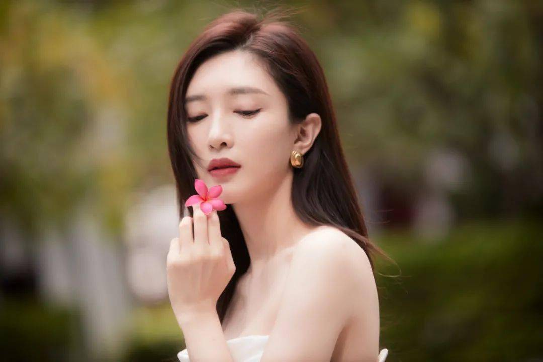 嘴唇|美人计 | 江疏影的下班图比精修照还美，什么原因？