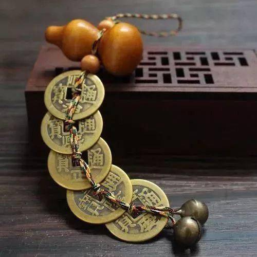 包包|这4种包风水最差！红色漏财、紫色败运、黄色….个个都是散财童子，越用越穷！