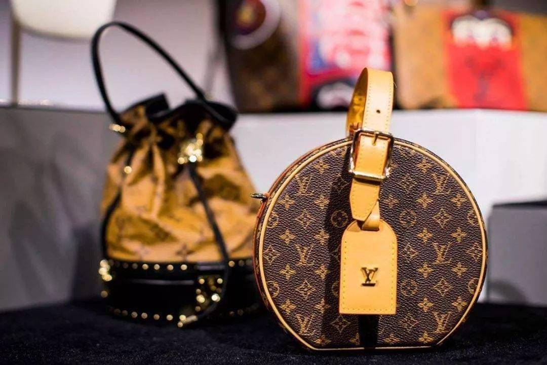 包包|这4种包风水最差！红色漏财、紫色败运、黄色….个个都是散财童子，越用越穷！