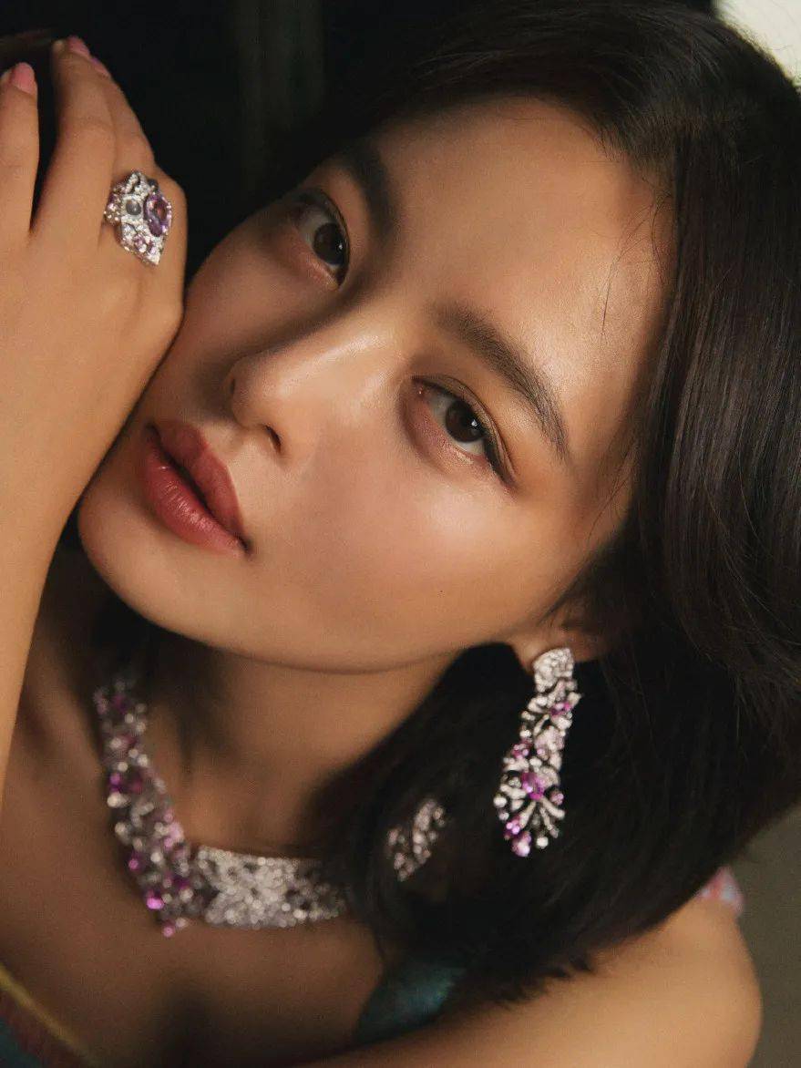 身材|辛芷蕾胖到不敢认？继发型扑街后 她的身材也崩了？