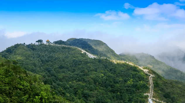 七星顶生态综合旅游度假区(简称七星顶度假区)位于防城港市防城区十万