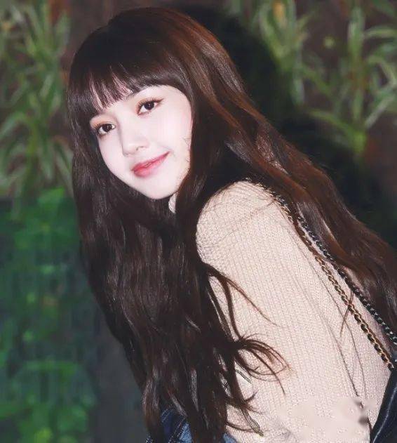 小土|黑黄皮逆袭！IU从“小土妹”到“白雪公主”，靠的竟然是它？！