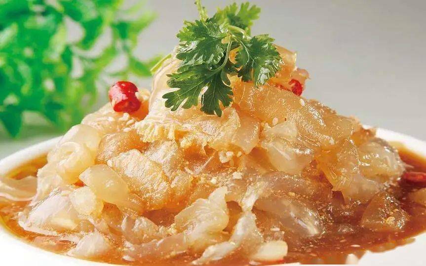 食材海蜇头 黄瓜 樱桃 白砂糖 醋 盐做法1.