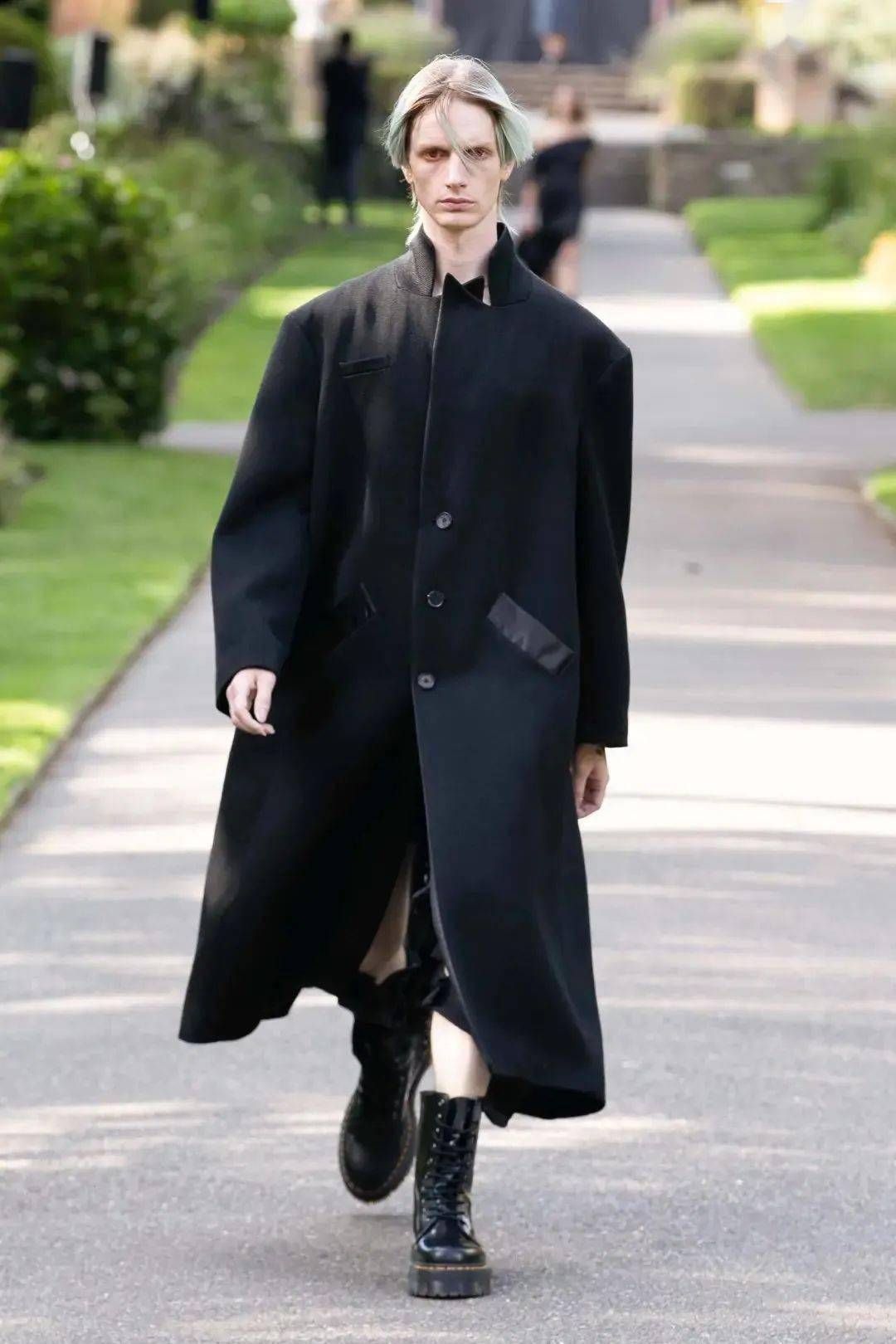 Art|来自“跨性别者”独特的穿衣方式，“我们不在乎时尚界想要什么，只想要做自己。