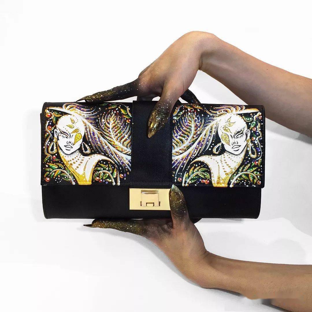 时尚|时装画上的褶皱不知怎么画？向这位时尚插画界的＂三宅一生＂学习一下！