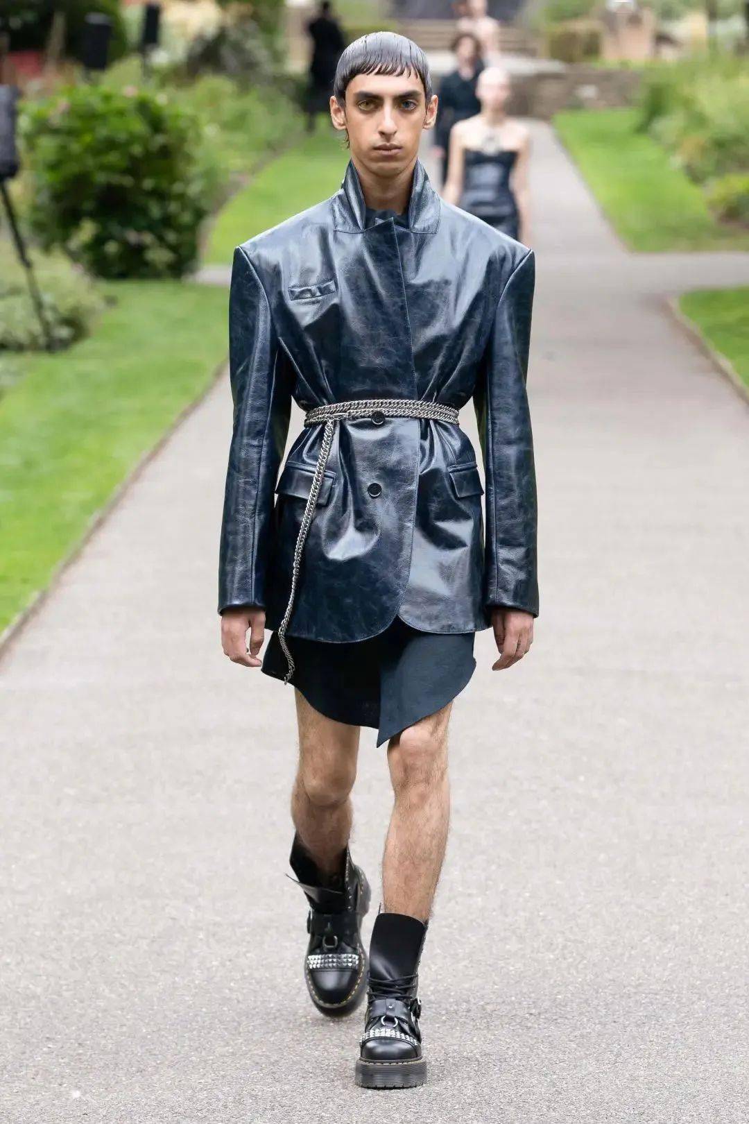 Art|来自“跨性别者”独特的穿衣方式，“我们不在乎时尚界想要什么，只想要做自己。